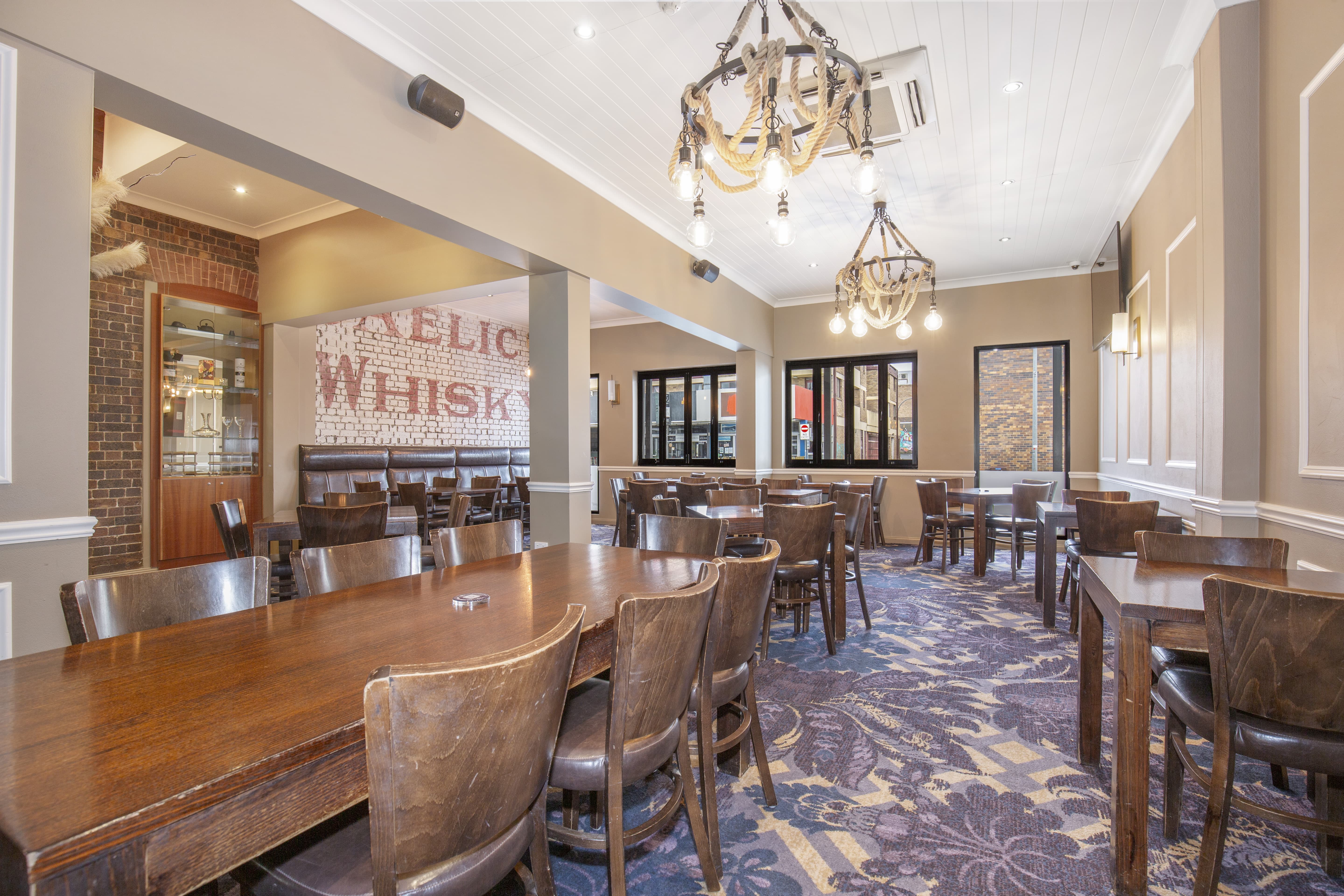 White Bull Hotel - Restaurant